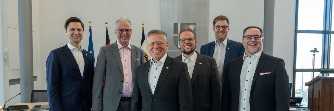 Martin Stiller, Kreisdirektor Dirk Brügge, Landrat Hans-Jürgen Petrauschke, Gregor Küpper, Sebastian Johnen und Harald Vieten